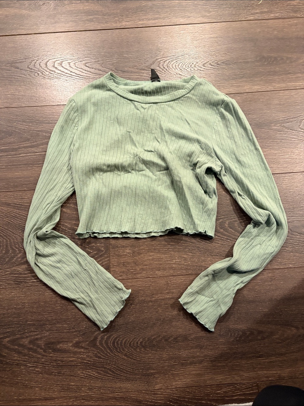 SHEIN Sage Green Ribbed Long Sleeve Crop Top